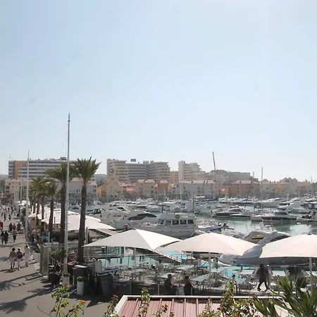 Апартаменты Marina Gardens